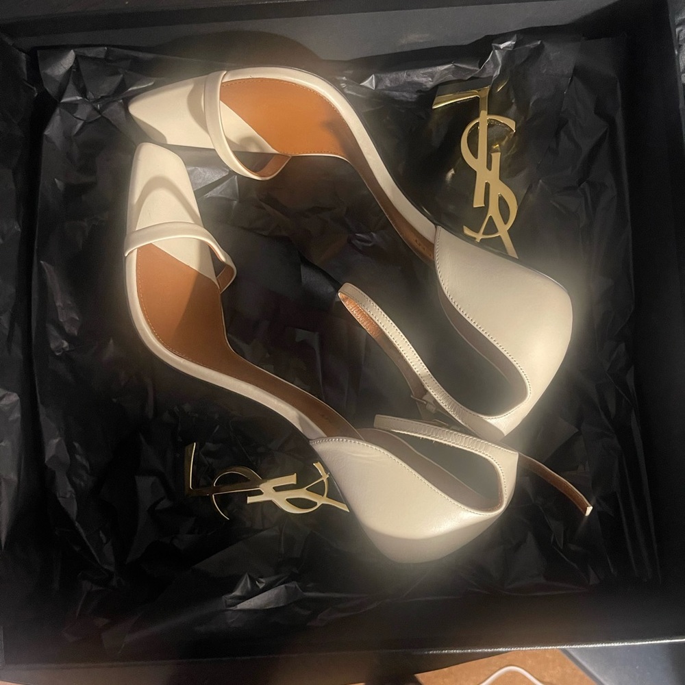 Authentic Ysl Pump - image 5